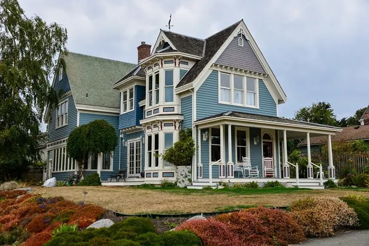 victorian-home-gable-shingle-siding