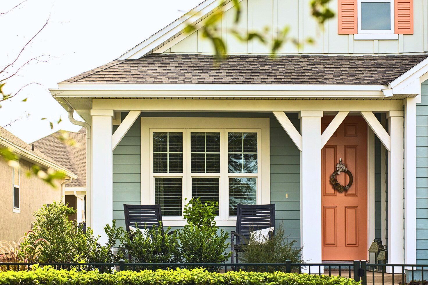 4 Types of Siding: Fiber Cement, Vinyl, Wood, & Engineered Wood