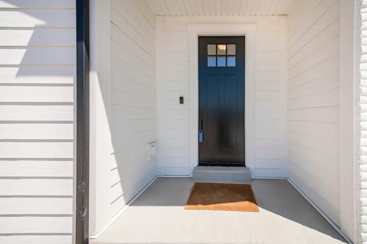 engineered-wood-siding-white-front-porch